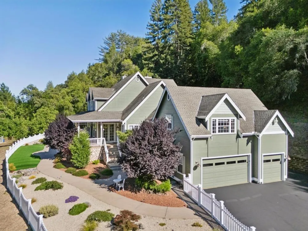 6790 Redwood Retreat Road Gilroy, CA 95020