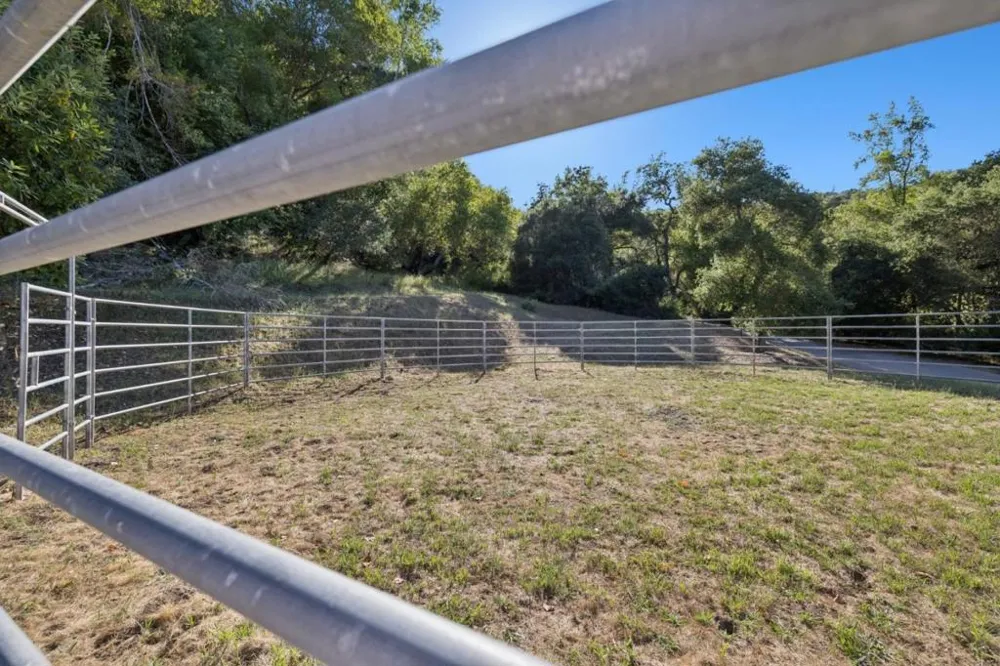 6790 Redwood Retreat Road Gilroy, CA 95020