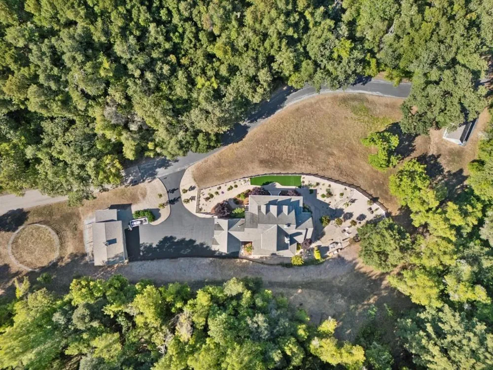 6790 Redwood Retreat Road Gilroy, CA 95020