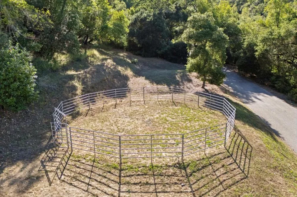 6790 Redwood Retreat Road Gilroy, CA 95020
