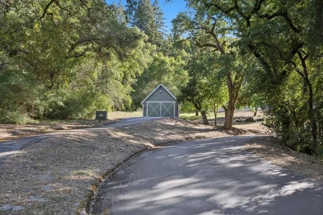 6790 Redwood Retreat Road Gilroy, CA 95020