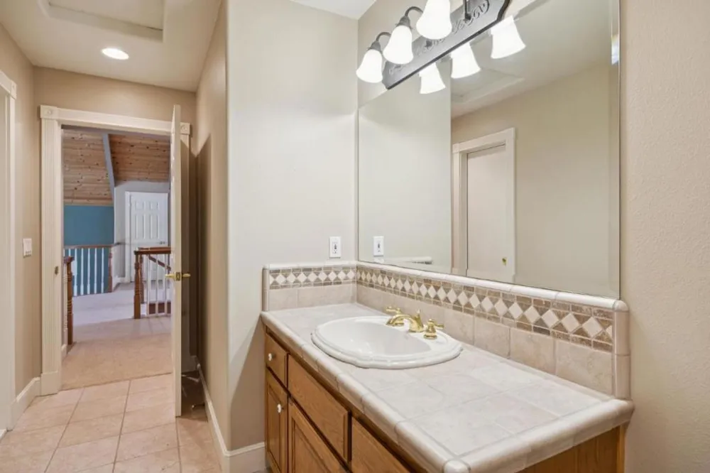 6790 Redwood Retreat Road Gilroy, CA 95020