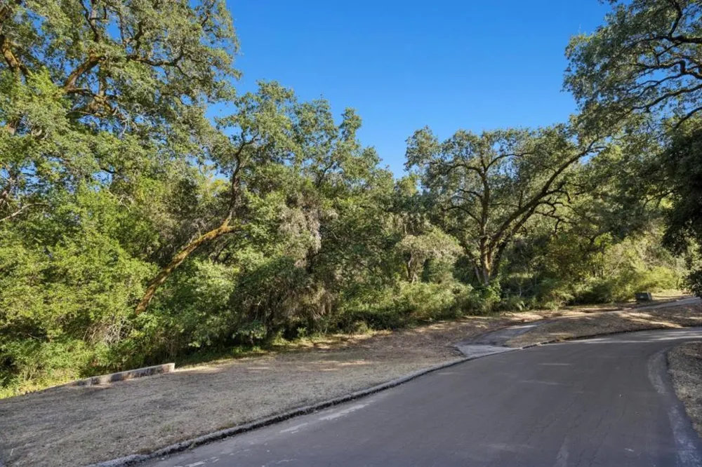 6790 Redwood Retreat Road Gilroy, CA 95020