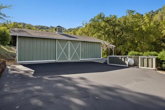 6790 Redwood Retreat Road Gilroy, CA 95020