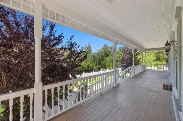 6790 Redwood Retreat Road Gilroy, CA 95020