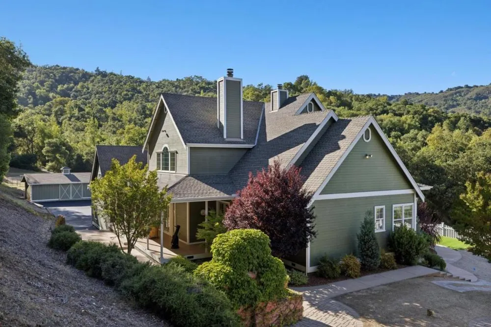 6790 Redwood Retreat Road Gilroy, CA 95020