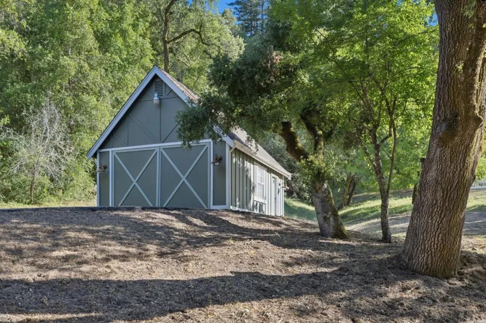 6790 Redwood Retreat Road Gilroy, CA 95020