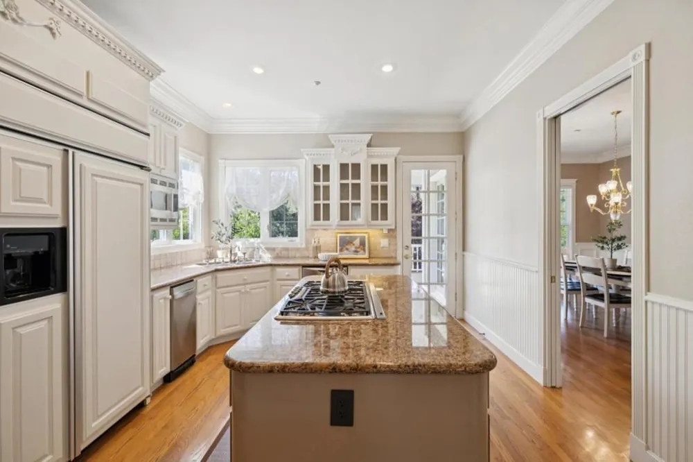 6790 Redwood Retreat Road Gilroy, CA 95020