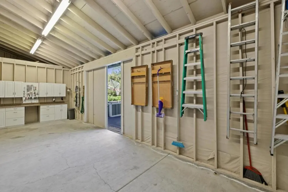 6790 Redwood Retreat Road Gilroy, CA 95020
