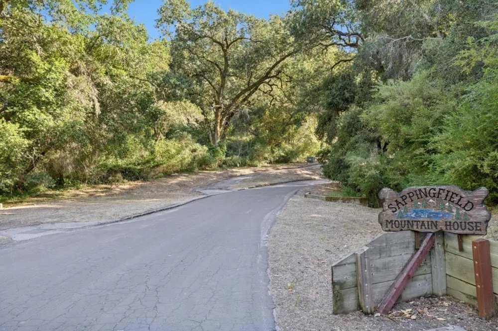 6790 Redwood Retreat Road Gilroy, CA 95020