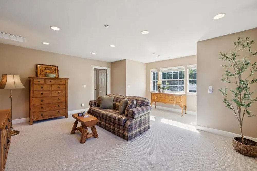 6790 Redwood Retreat Road Gilroy, CA 95020