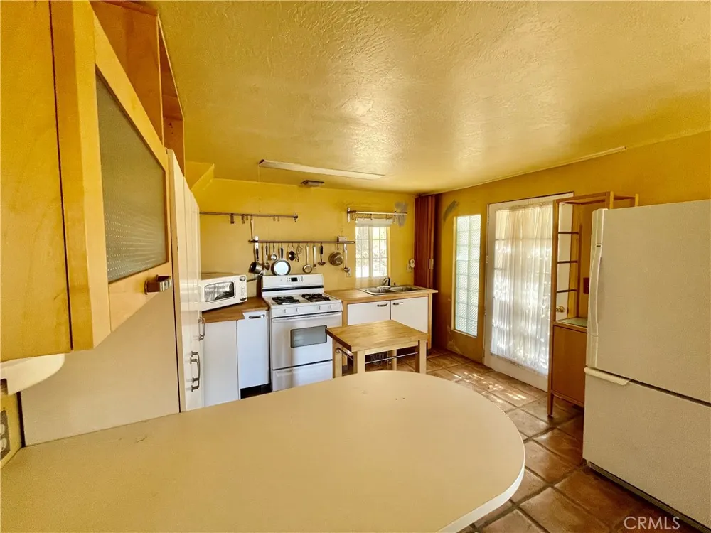 49324 Whiteside Morongo Valley, CA 92256