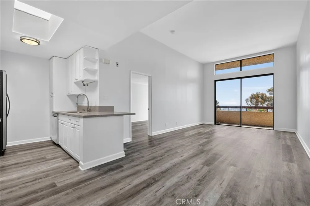 3961 Via Marisol #301 Los Angeles, CA 90042