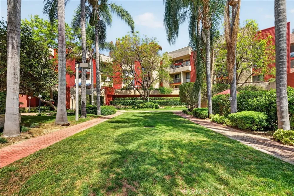 3961 Via Marisol #301 Los Angeles, CA 90042
