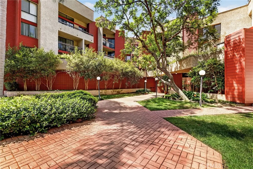 3961 Via Marisol #301 Los Angeles, CA 90042