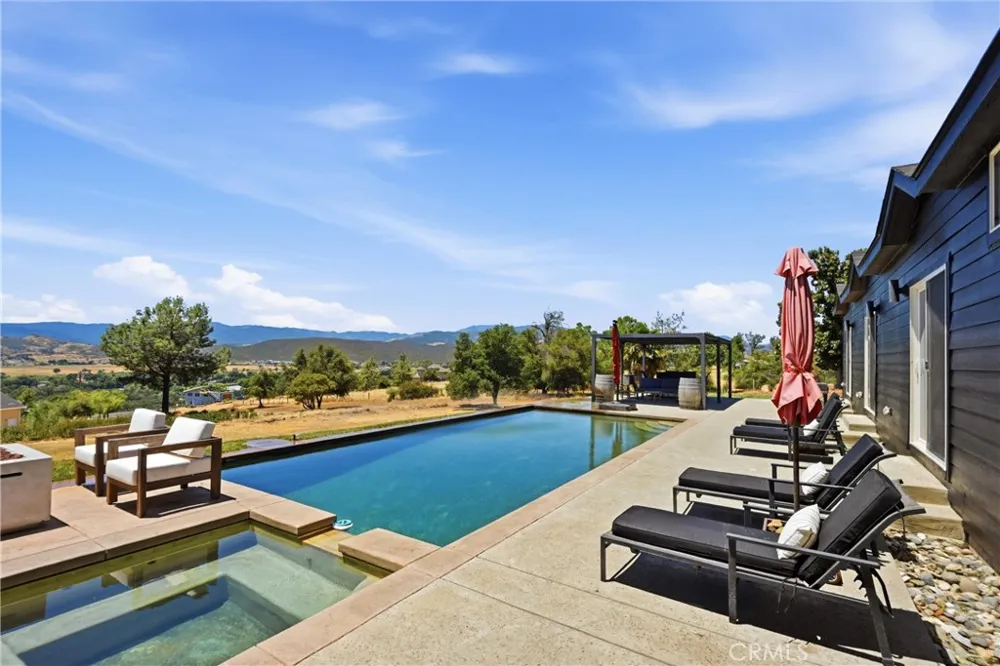 20011 Honey Hill Hidden Valley Lake, CA 95467