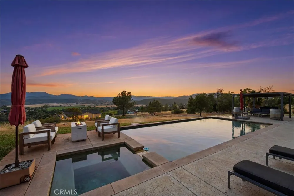 20011 Honey Hill Hidden Valley Lake, CA 95467