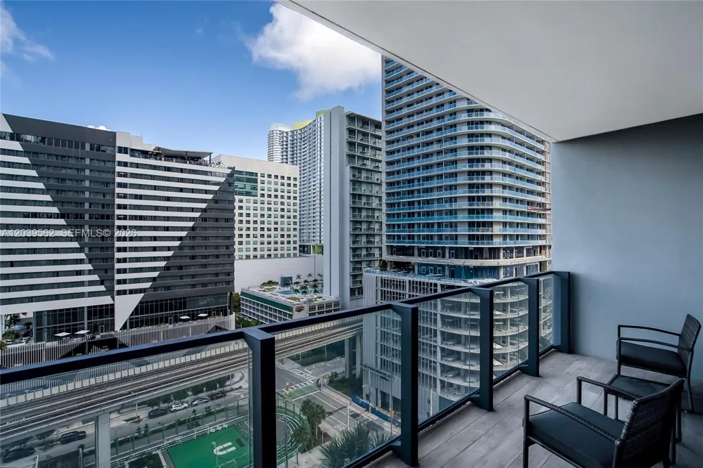 88 SW 7th St #1006 Miami, FL 33130