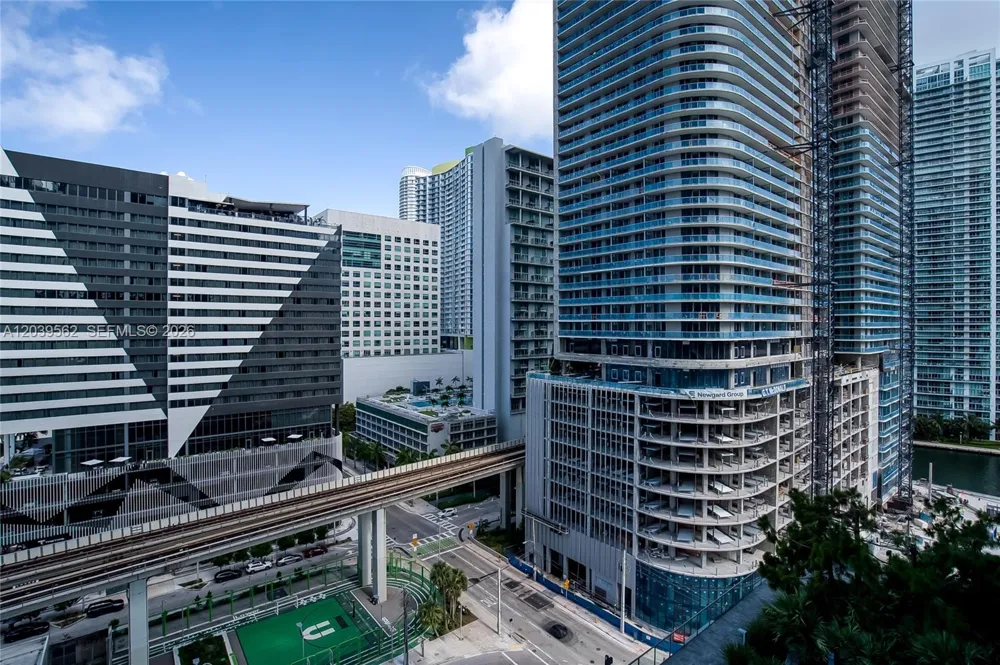88 SW 7th St #1006 Miami, FL 33130