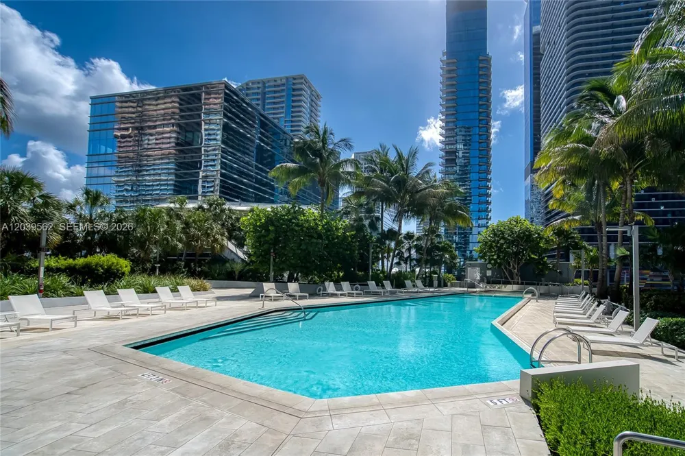 88 SW 7th St #1006 Miami, FL 33130