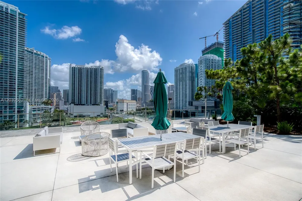 88 SW 7th St #1006 Miami, FL 33130