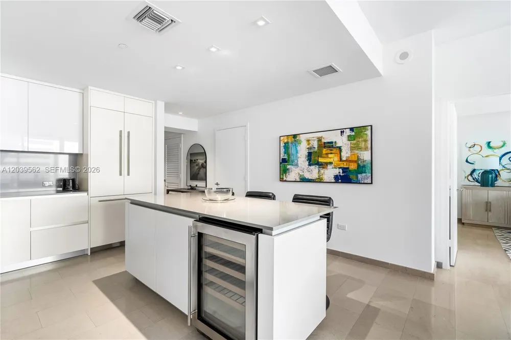88 SW 7th St #1006 Miami, FL 33130