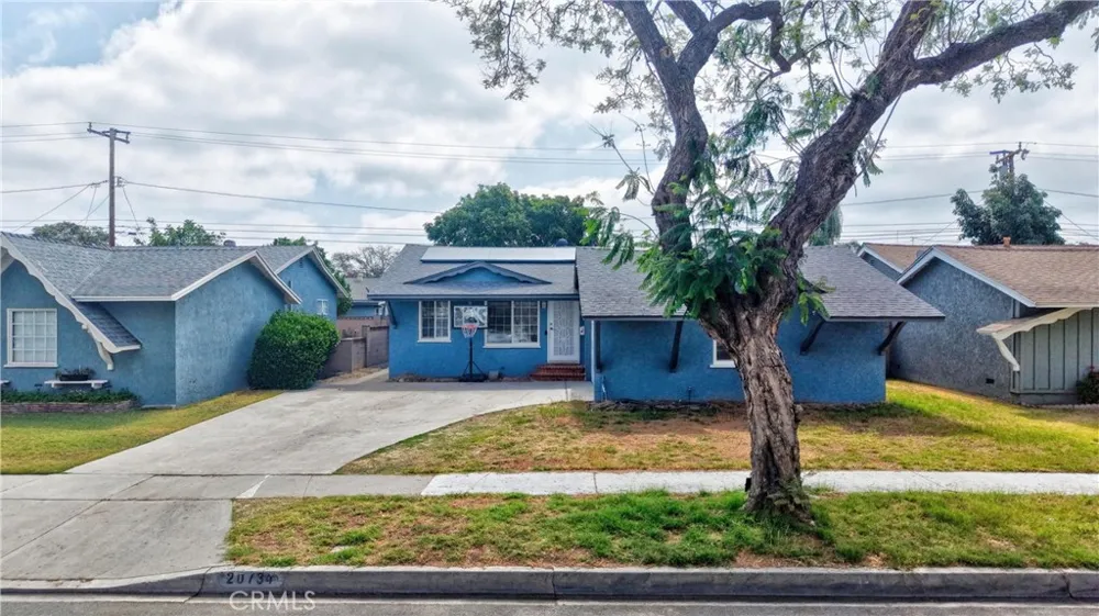 20734 Hawaiian Lakewood, CA 90715