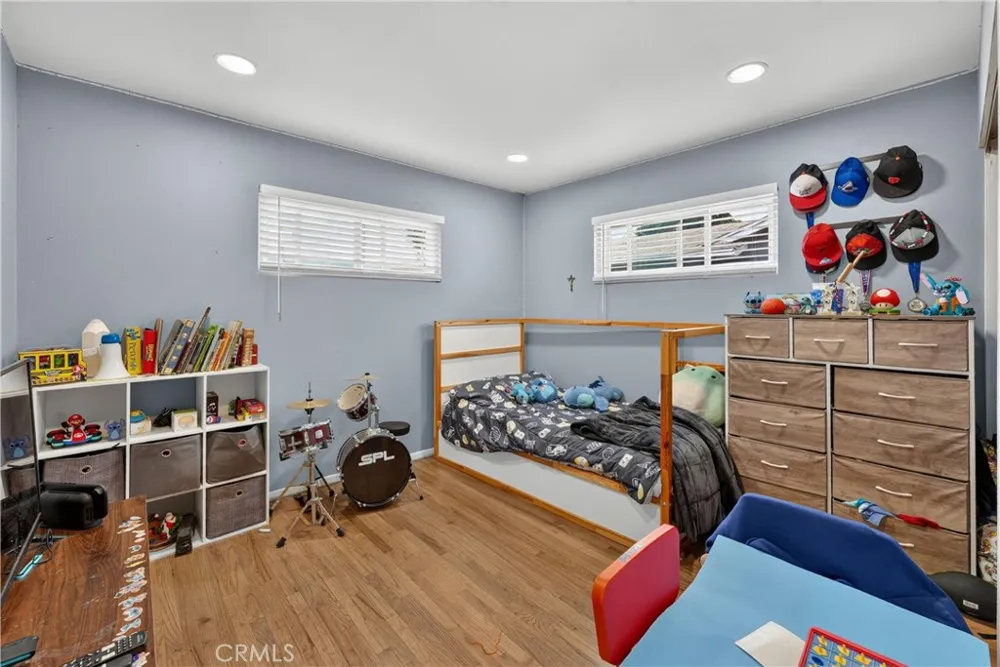20734 Hawaiian Lakewood, CA 90715