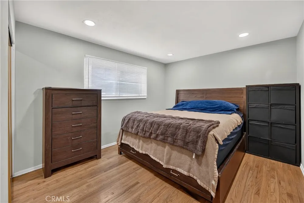 20734 Hawaiian Lakewood, CA 90715