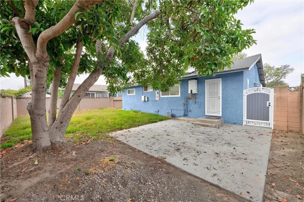 20734 Hawaiian Lakewood, CA 90715