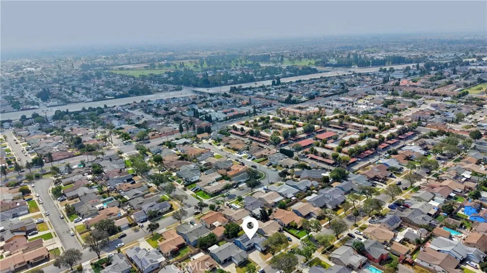 20734 Hawaiian Lakewood, CA 90715