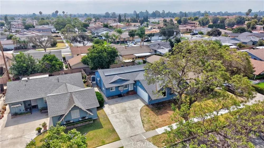 20734 Hawaiian Lakewood, CA 90715