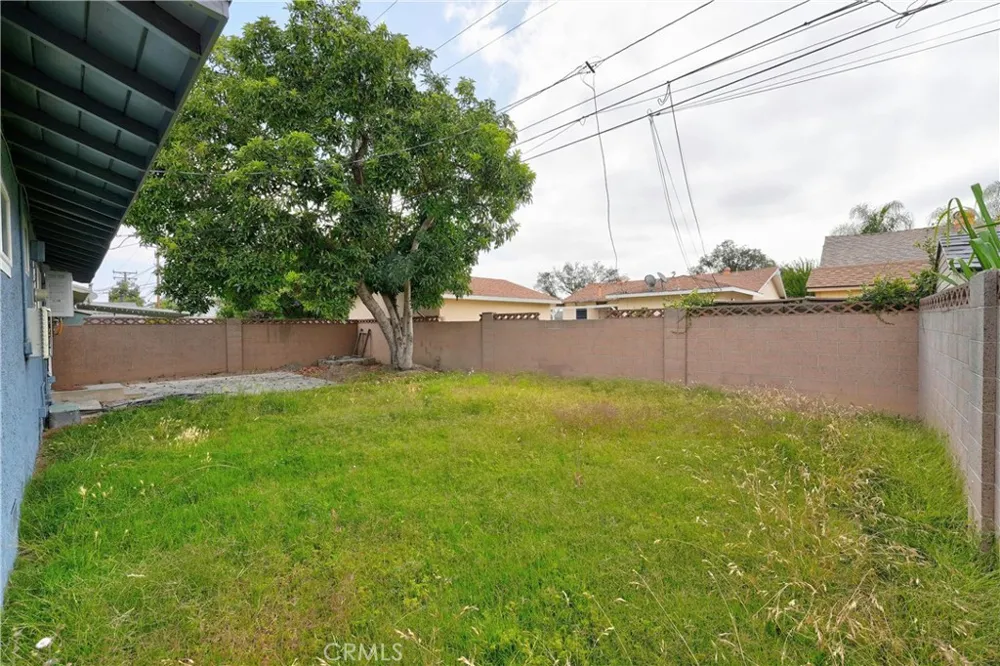 20734 Hawaiian Lakewood, CA 90715