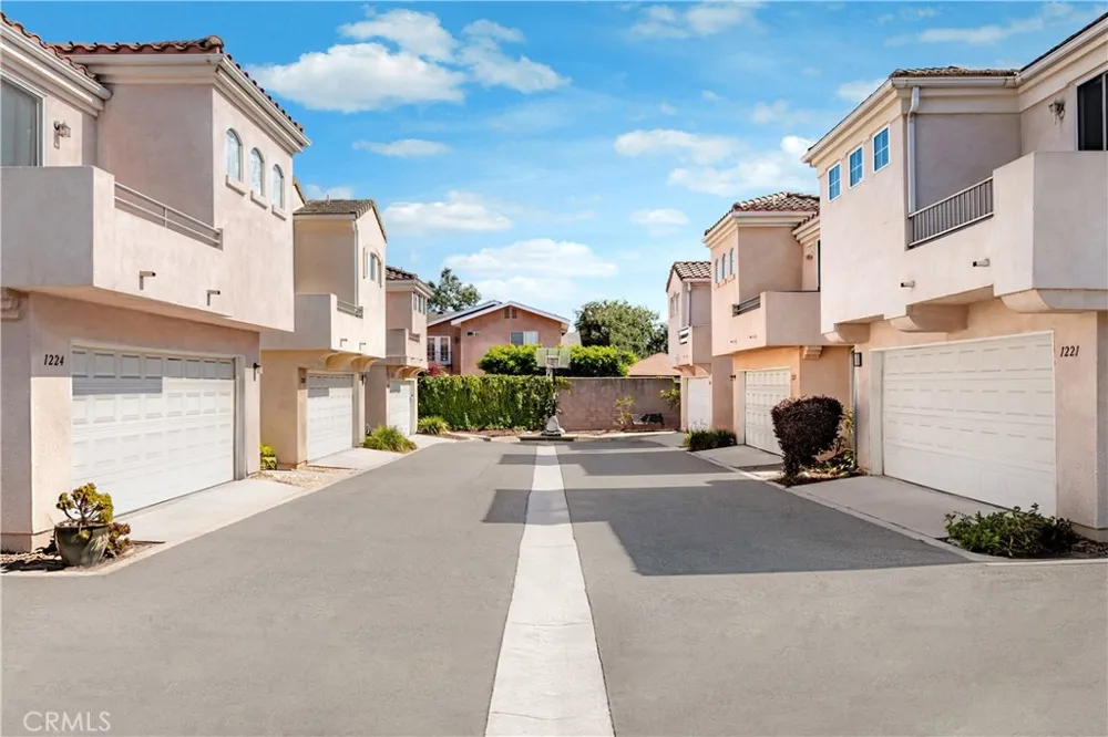 1232 Mission Duarte, CA 91010