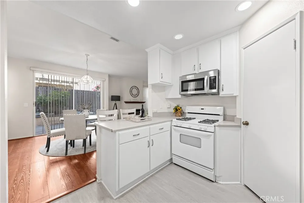 1232 Mission Duarte, CA 91010