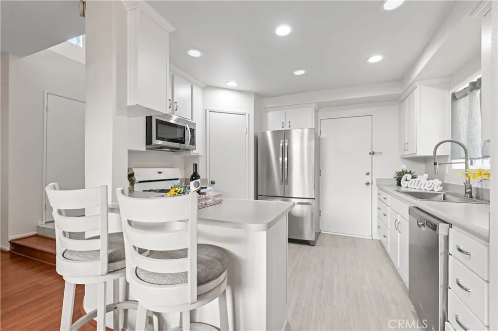 1232 Mission Duarte, CA 91010