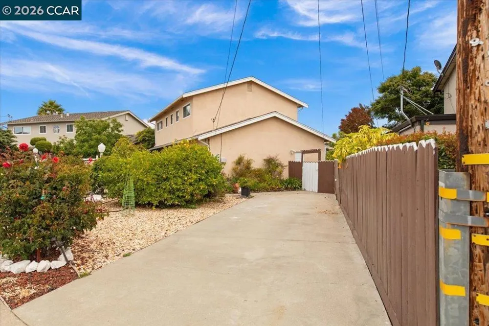 2080 Costa Ct Pinole, CA 94564