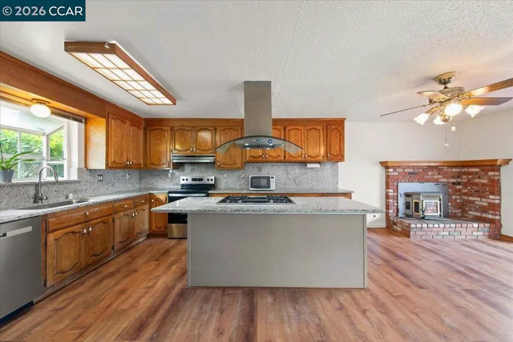 2080 Costa Ct Pinole, CA 94564