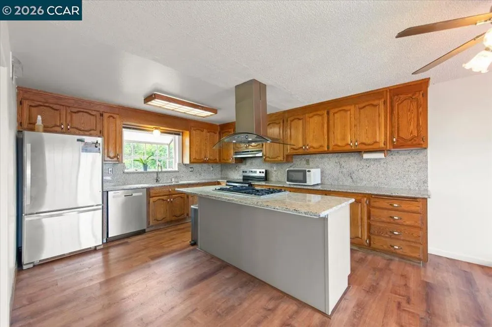 2080 Costa Ct Pinole, CA 94564