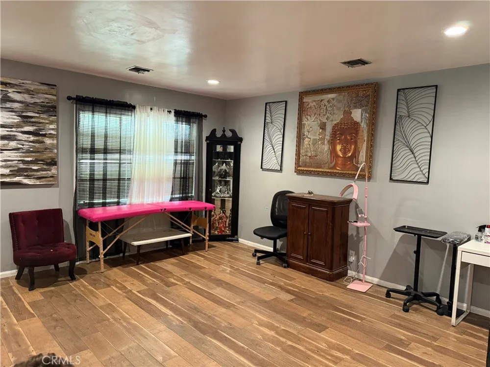 1235 W Ivesbrook Lancaster, CA 93534