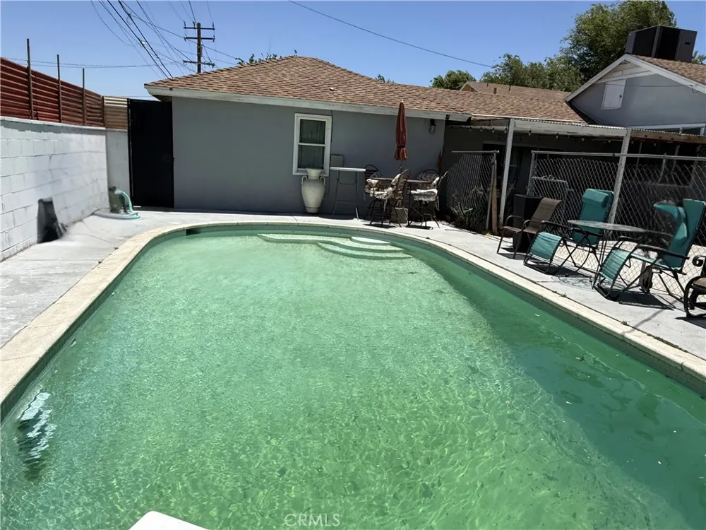 1235 W Ivesbrook Lancaster, CA 93534