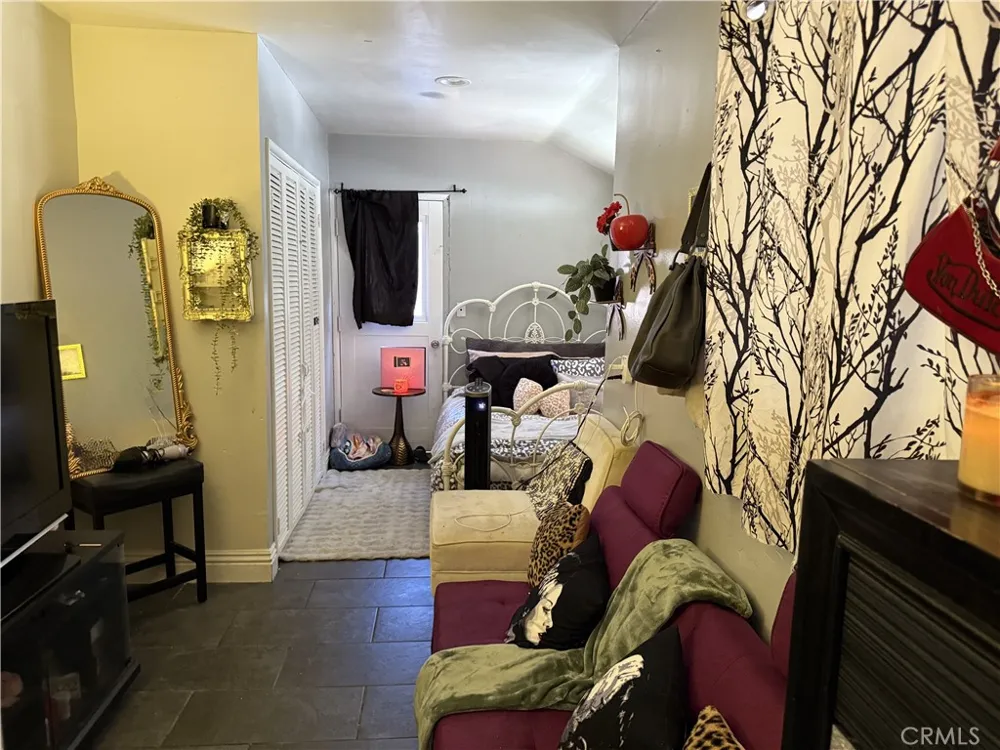 1235 W Ivesbrook Lancaster, CA 93534