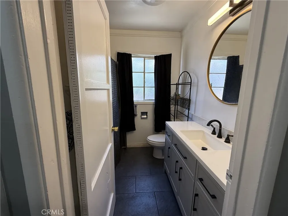 1235 W Ivesbrook Lancaster, CA 93534