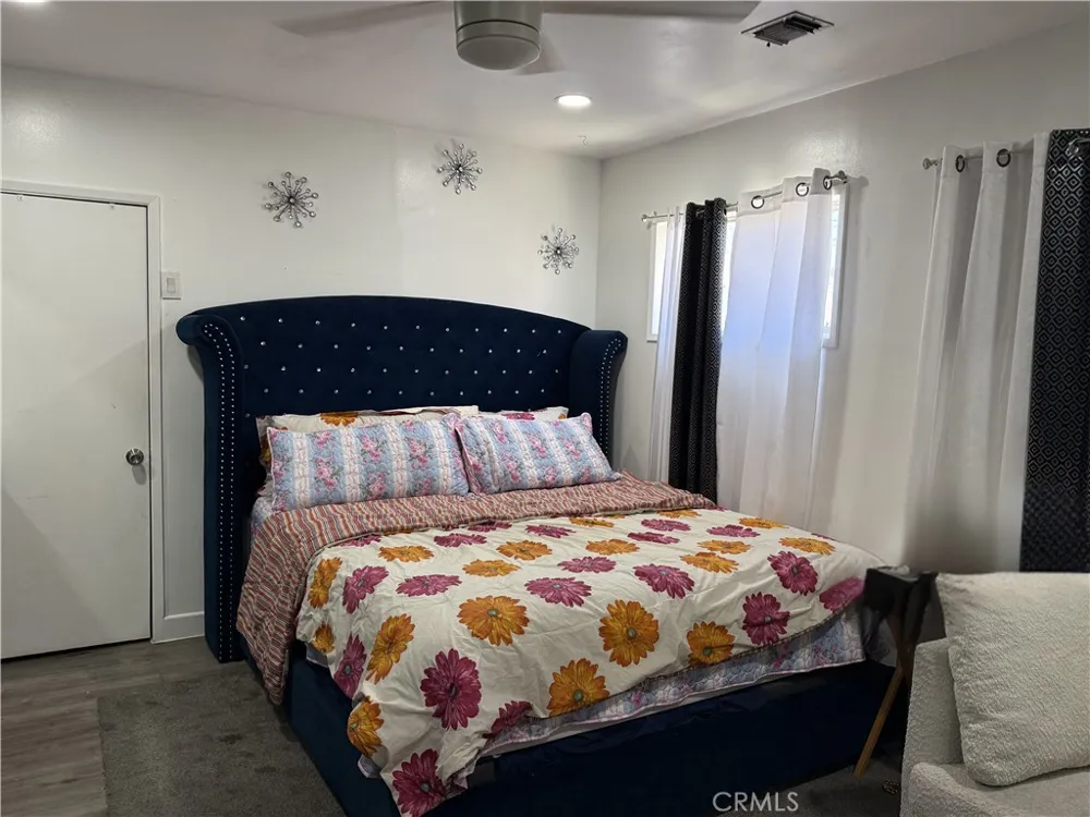 1235 W Ivesbrook Lancaster, CA 93534