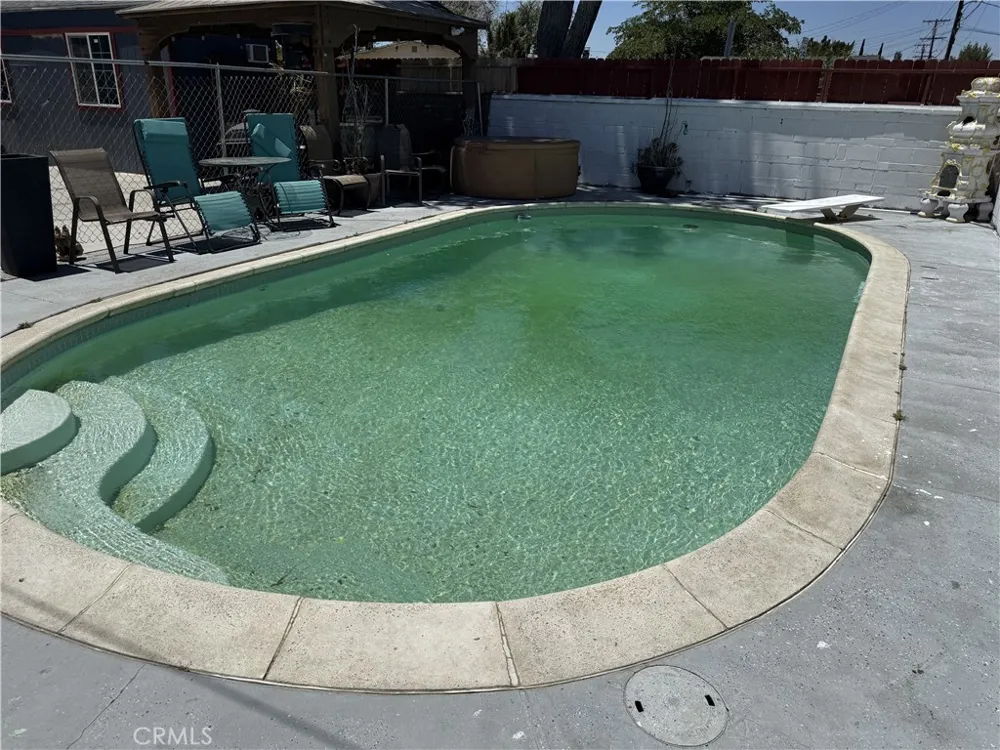 1235 W Ivesbrook Lancaster, CA 93534
