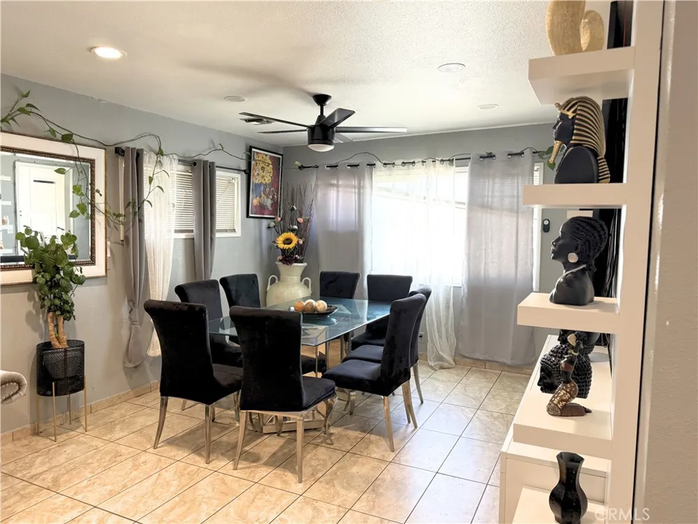 1235 W Ivesbrook Lancaster, CA 93534