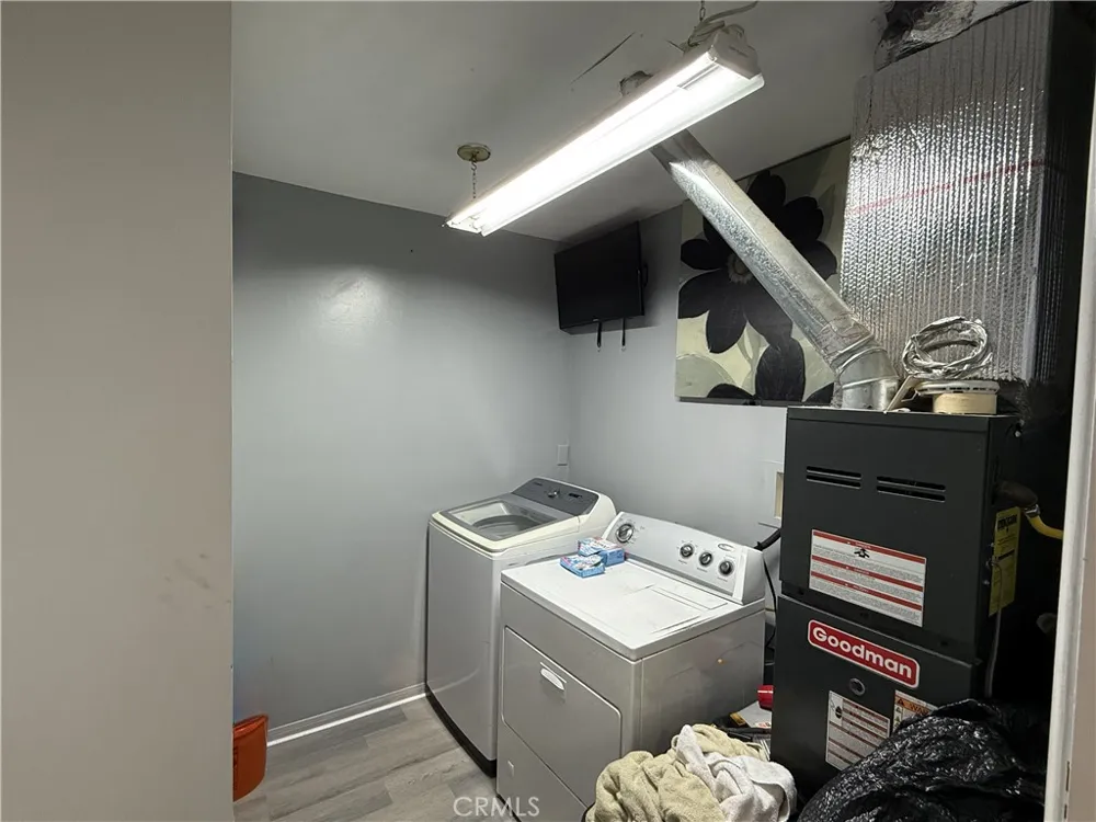 1235 W Ivesbrook Lancaster, CA 93534