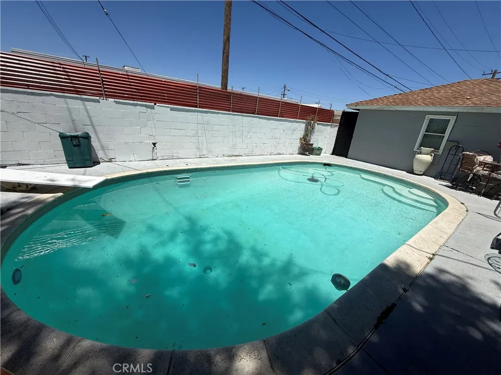 1235 W Ivesbrook Lancaster, CA 93534