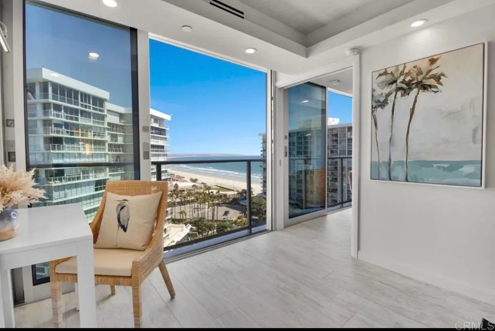 1810 avenida del mundo #1101 Coronado, CA 92118