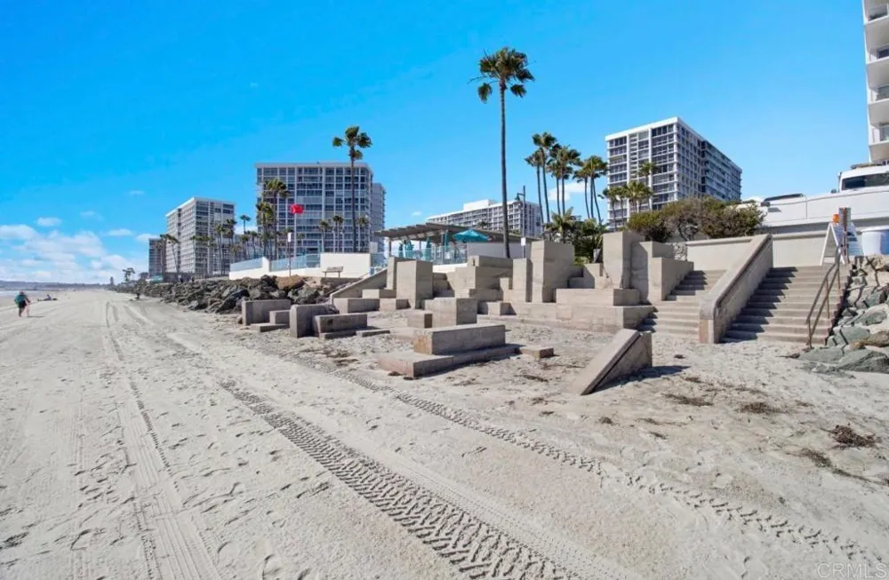 1810 avenida del mundo #1101 Coronado, CA 92118